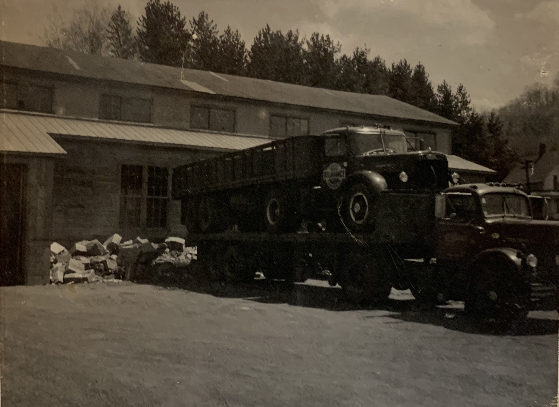Early Bellavance Trucking photo 1